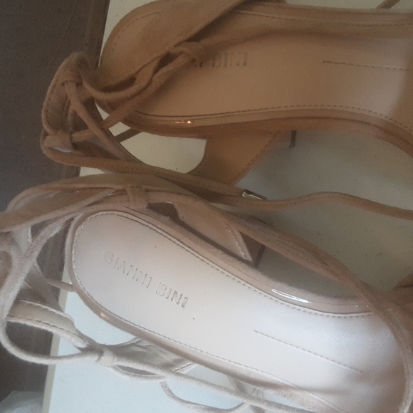 Gianni Bini Suede Strappy Chunk Heel Sandals Sz 10 M - Picture 3 of 7